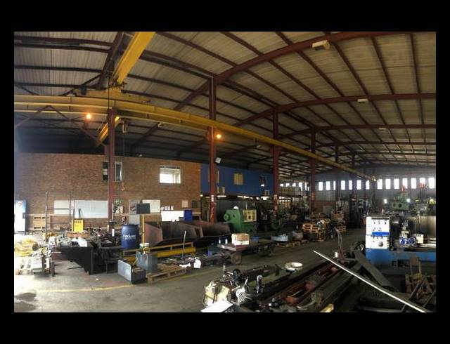 1,600M² WAREHOUSE TO LET IN ANDERBOLT